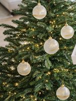 julepynt i glas hvid og transparent